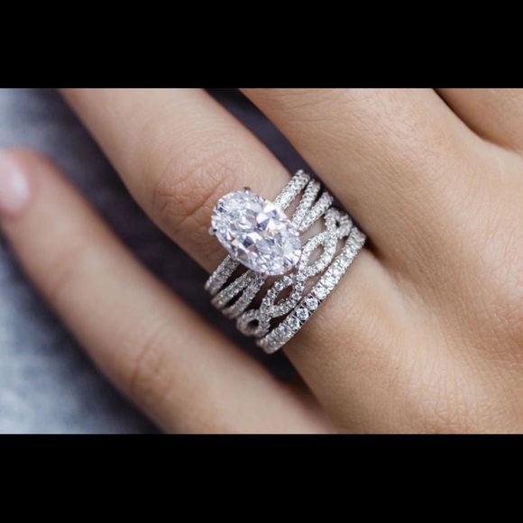 4.7 carat simulated diamond engagement ring in white gold setting - Picture 1 of 6